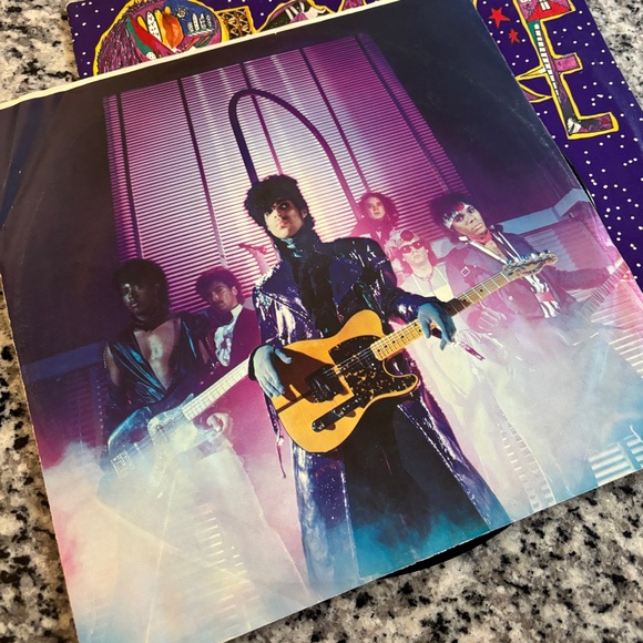 Prince Vinyl Records Set with Puzzle, Wall Canvas & FREE CD - Picture 4 of 9